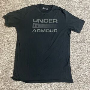 Men’s Black Under Armour T-shirt